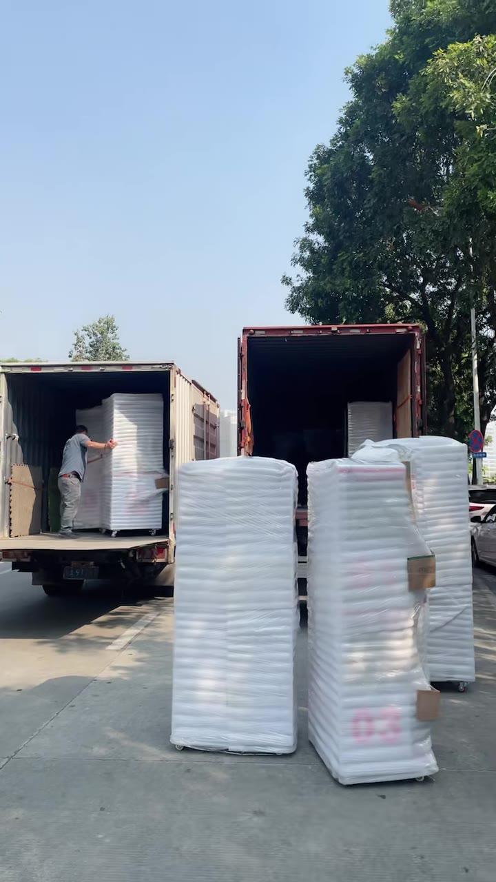 Video of export-packed amusement machines in the loading yard